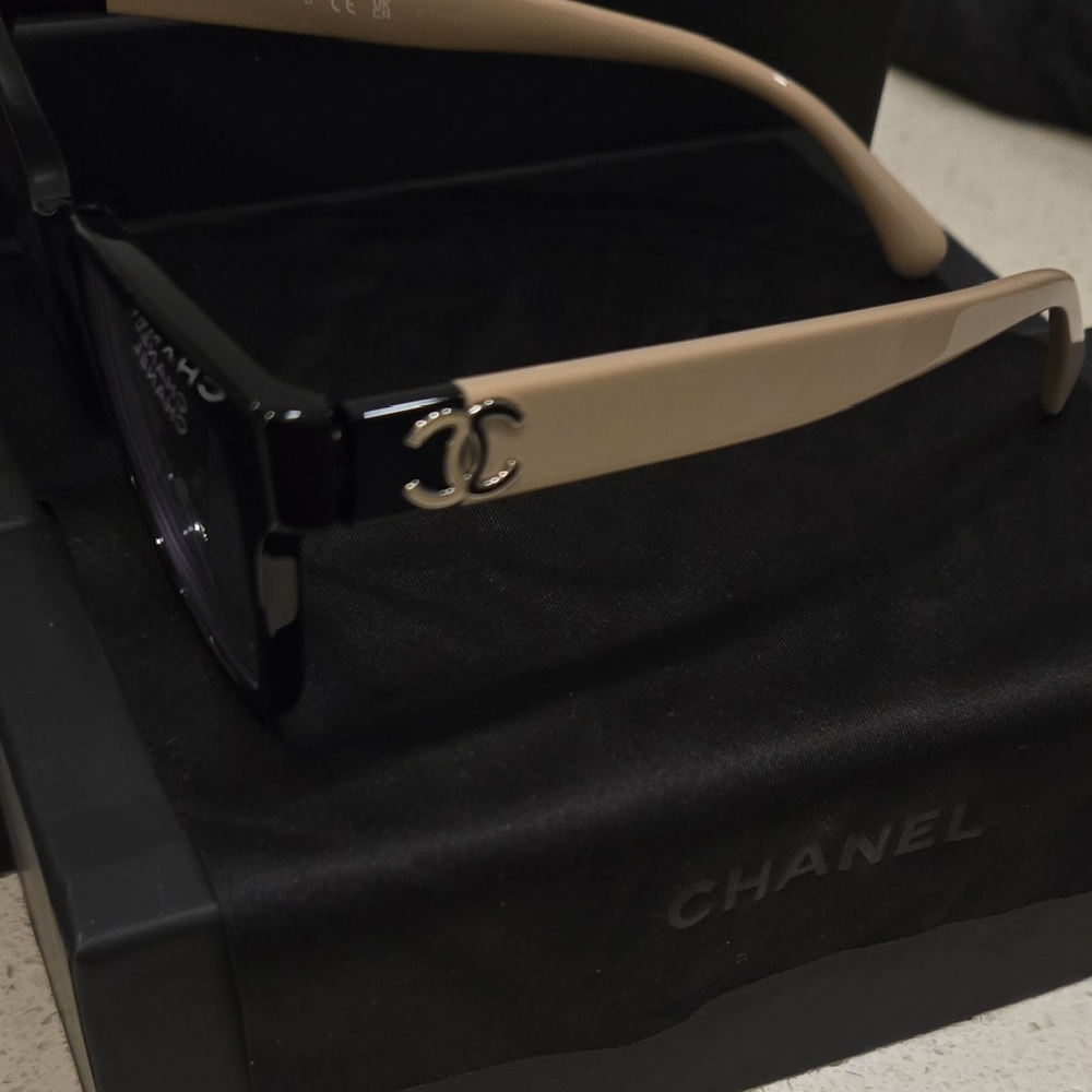 CHANEL Black and Cream Glasses